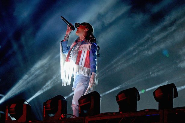Rihanna-performs-onstage-with-Calvin-Harris-during-day-3-of-the-2016-Coachella