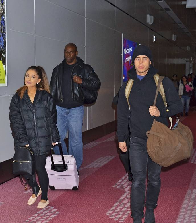 Ariana Grande arrivres in Japan