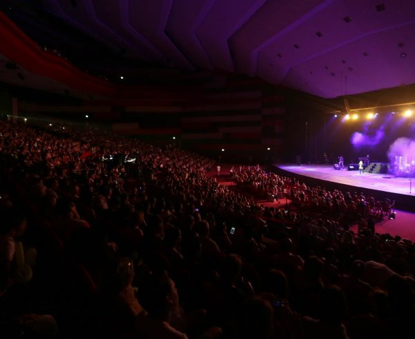 DÜNYACA ÜNLÜ SANATÇI LARA FABİAN, EXPO 2016 ANTALYA KONGRE MERKEZİNDE KONSER VERDİ. (İHA/ANTALYA-İHA)