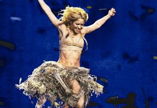 Shakira havalandı