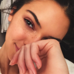 Çoğu zaman beş dakikalığına bile olsa sıradan olmayı özlüyorum.