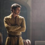 15- Pedro Pascal Elbisesini Çok Sevmiş