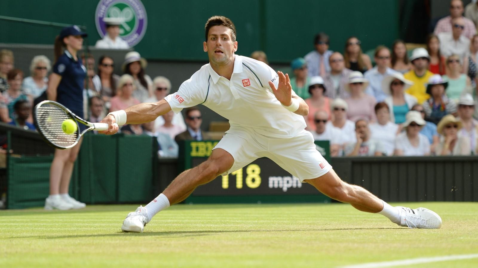 Novak Djokovic, Bernard Tomic'i eleyip dördüncü tura yükseldi