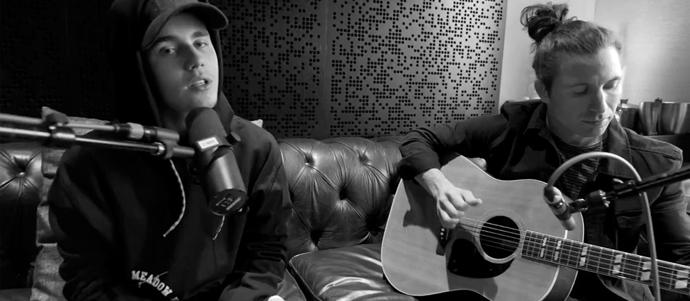 Justin Bieber – What Do You Mean? ( Acoustic )