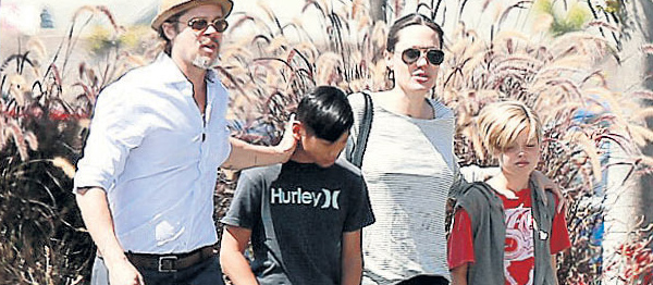 Angelina Jolie ve Brad Pitt'in İkiz Alışverişi