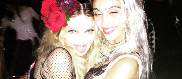 Madonna'ya Polis Şoku!