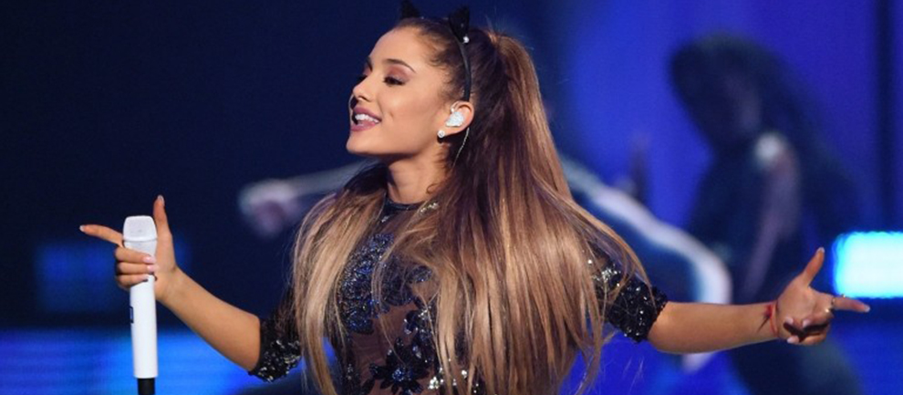 Ariana Grande'nin Justin Bieber Hayranlarına Sürprizi!