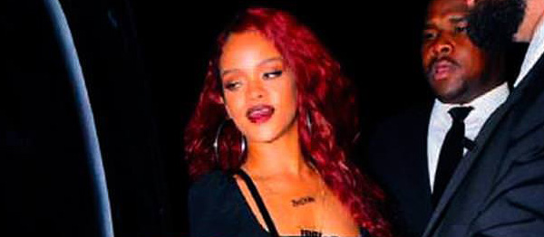 Rihanna'ya Bir Limuzin Dolusu Gül Banyosu