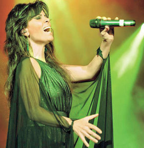 Levy’den Türkçe şarkı sürprizi