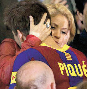 En ‘kral’ teselli Shakira’dan