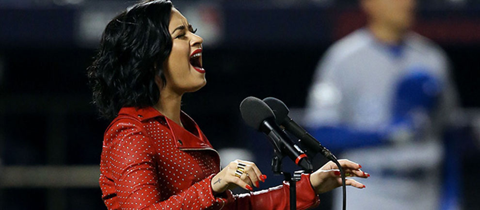 Demi Lovato’dan The Star Spangled Banner Performansı