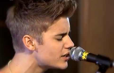 Justin Bieber – As Long As You Love Me ( Acoustic Version )