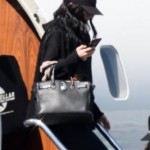 Kendall Jenner Göğüs Piercingini Sergiledi – 09