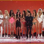 Selena Gomez’in Victoria’s secret performsı 18