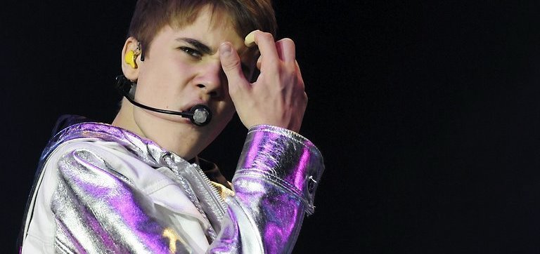 Justin'in başı dertte