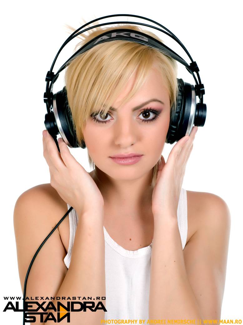 Alexandra Stan – Mr Saxo Beat
