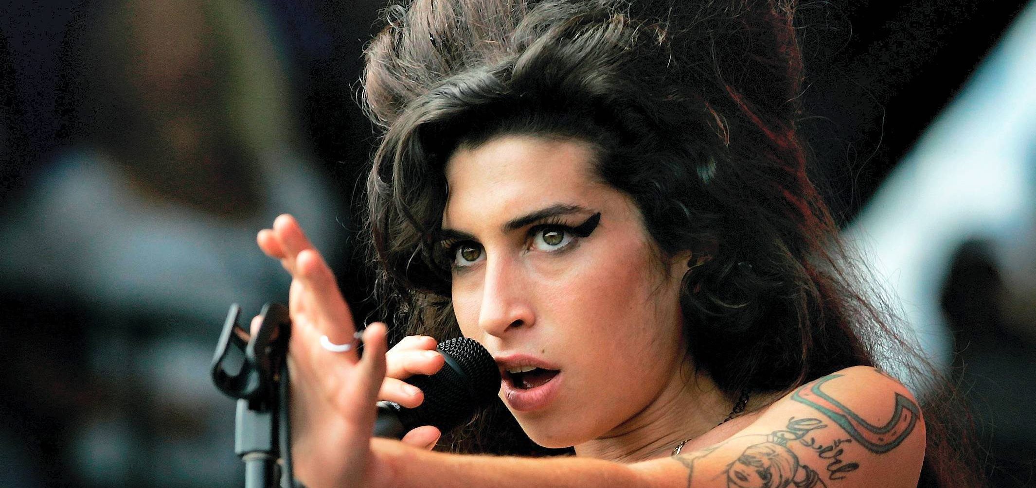 Amy Winehouse Yine Bir Numara