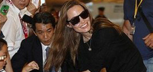 Angelina Jolie'ye Moral Uçuşu