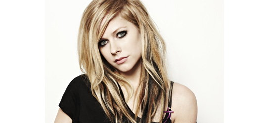 Avril Lavigne Yeni Şarkısını Seslendirdi – Hayranlarına sürpriz yapıp ''17'' şarkısını canlı seslendirdi