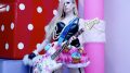 Avril Lavigne – Hello Kitty