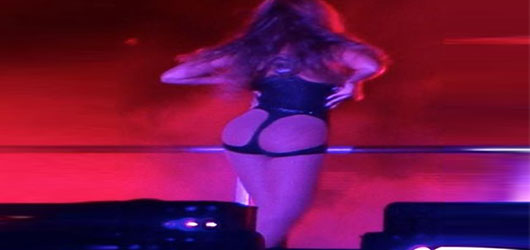Beyonce'den Seksi Kıyafetlerle Sahne Şovu