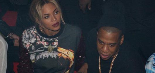 Ünlü Çift Kulüpte Eğlendi