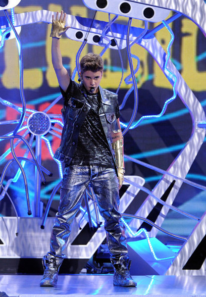 Justin Bieber – Boyfriend (Live Performance – @Teen Choice Awards)