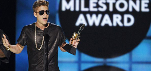 2013 Billboard Müzik Ödülleri'nin En Şanssız İsmi – Justin Bieber ödül alırken tepki aldı