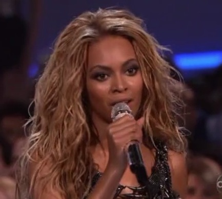 Billboard Award 2011 – Beyonce – Run The World (Girls)