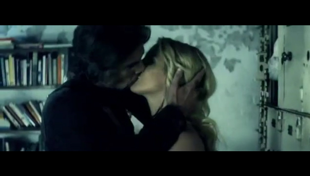 Britney Spears – Criminal