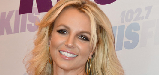 Britney Spears Servetine Servet Katacak