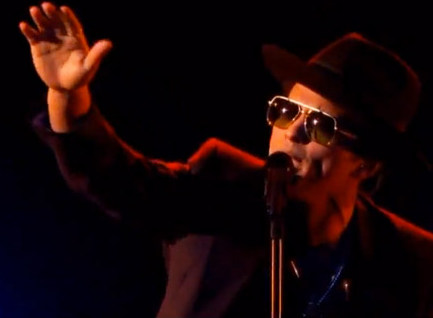 Bruno Mars – Locked Out of Heaven (@X Factor)