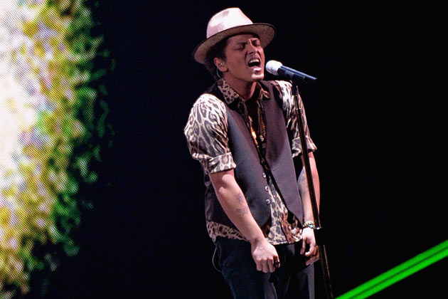 Bruno Mars – MTV VMA 2013