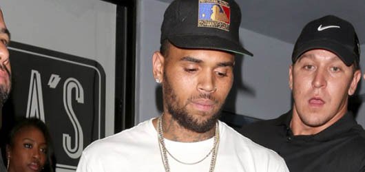 Chris Brown İçin Kırmızı Alarm