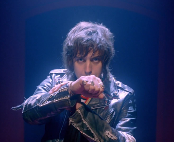 Daft Punk – Instant Crush ft. Julian Casablancas