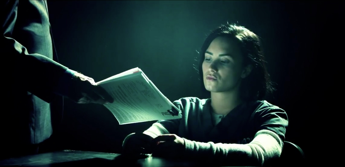Demi Lovato – Confident