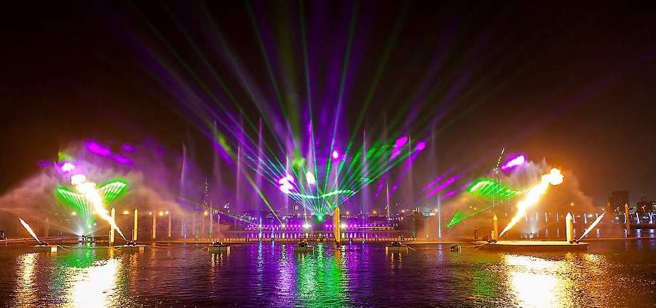 Dubai'de Işık Şov