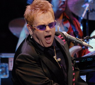 Elton John Kendi Hayatını Film Yapıyor!