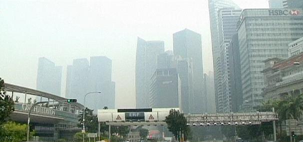 Malezya'da hava kirliliği tehlike sınırını aştı