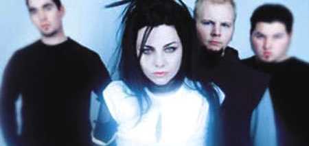 Evanescence Yola Devam Diyor!