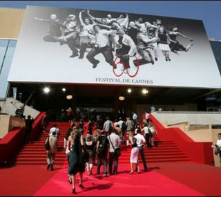 Cannes'da yıldızlar geçidi