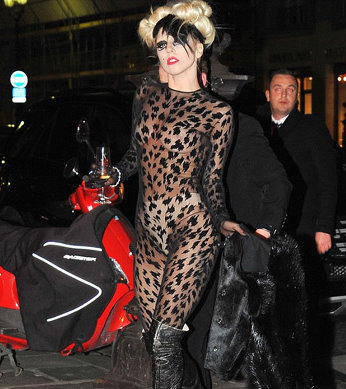 Şeffaf leopar Lady Gaga
