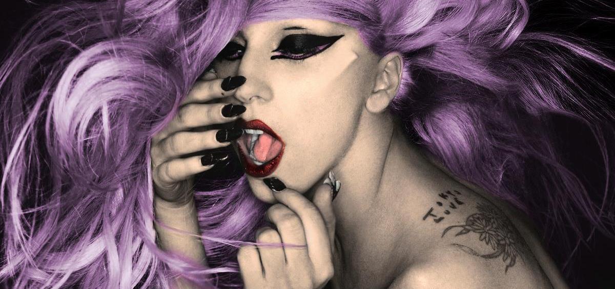 Lady GaGa Amy Winehouse'u Andı!