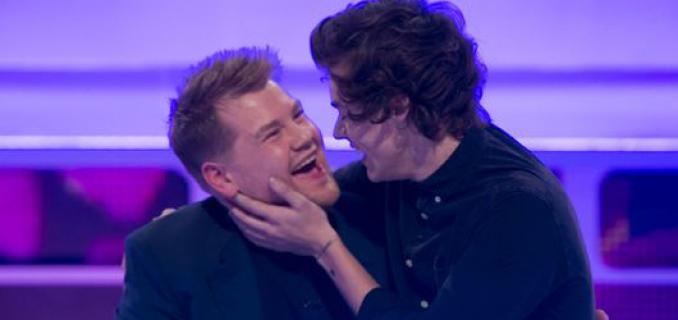 Harry'nin Sunucuyu Dudağından Öptüğü Video Görüntüsü – Yarışma programı geçtiğimiz günlerde yayınlandı