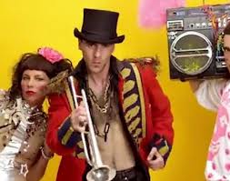 Sam and the Womp – Bom Bom