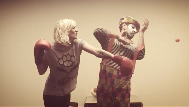 Indiana – Solo Dancing