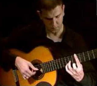 İstiklal Marşı'nı gitarla çaldı, rekor kırdı!