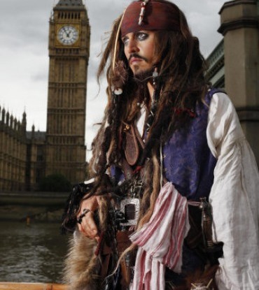 Karayip Korsanından Beatles Üyesi Olur mu?