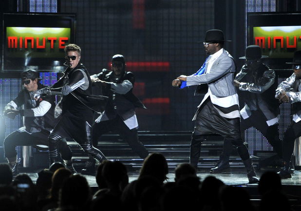 Will.i.am – Thatpower ft. Justin Bieber @Live BMA's 2013