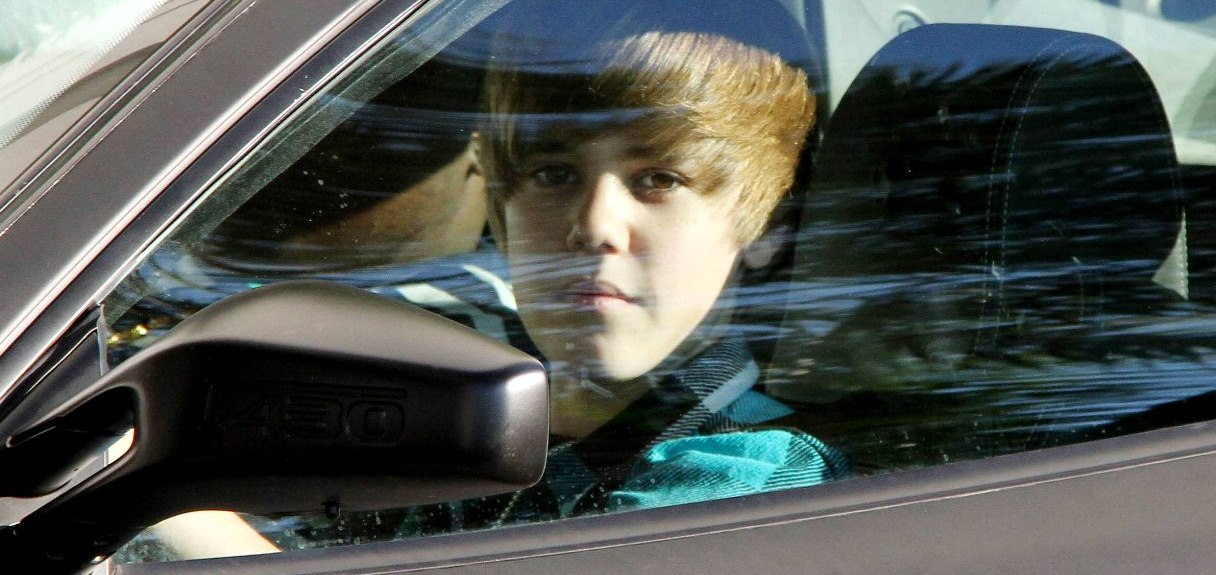 Justin Bieber trafik kazası geçirdi!
